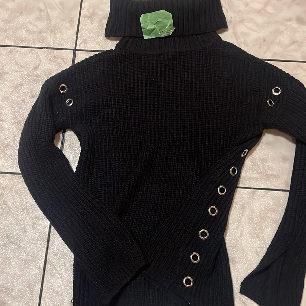 Black grommet sweater size medium